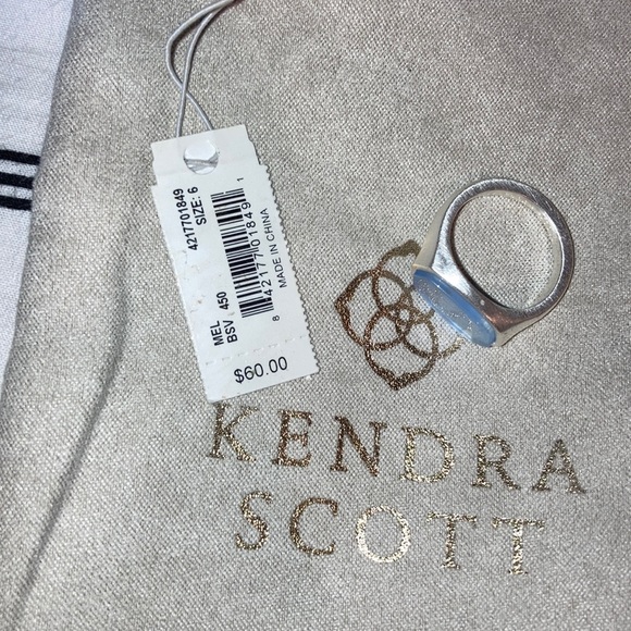 Kendra Scott Ring - Picture 2 of 3